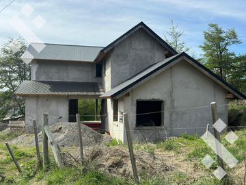 VENTA CASA 5 AMBIENTES A TERMINAR EN SAN MARTIN DE LOS ANDES