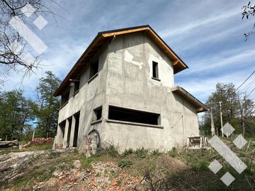 VENTA CASA 5 AMBIENTES A TERMINAR EN SAN MARTIN DE LOS ANDES