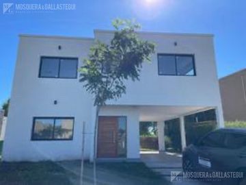 Casa en  venta en Santa Elena