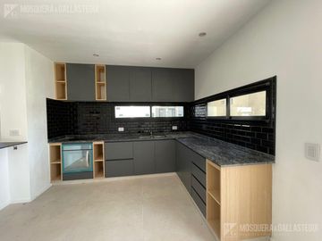 Casa en  venta en Santa Elena