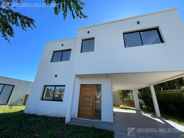 Casa en  venta en Santa Elena