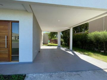 Casa en  venta en Santa Elena