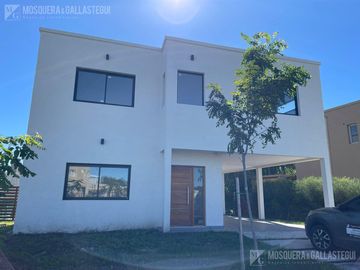 Casa en  venta en Santa Elena