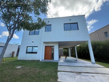 Casa en  venta en Santa Elena