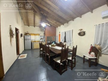 Casa Quinta de 2 Has con pileta y gran arboleda en Abasto - En venta en La PLata
