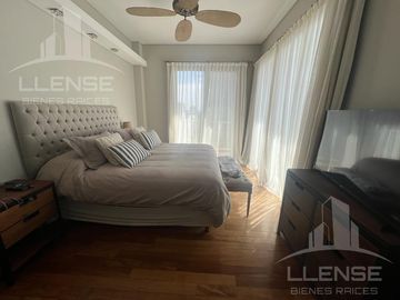Piso 4 ambientes de categoría con 2 cocheras en venta - Quilmes centro