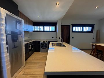 ARENAS 5 VENTA DESDE EL POZO CON COCHERA Y PILETA