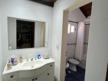 Venta Casa 5 Ambientes con Piscina en Santa Maria de Tigre Nordelta