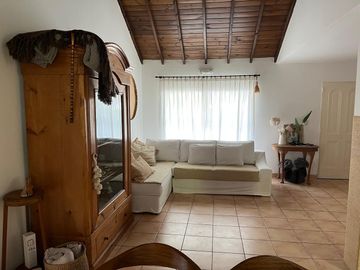 Venta Casa 5 Ambientes con Piscina en Santa Maria de Tigre Nordelta