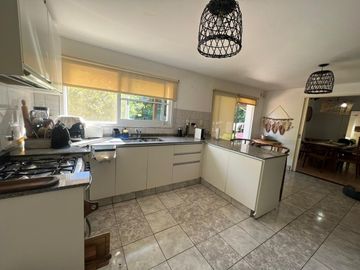 Venta Casa 5 Ambientes con Piscina en Santa Maria de Tigre Nordelta