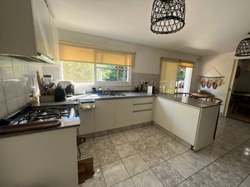 Venta Casa 5 Ambientes con Piscina en Santa Maria de Tigre Nordelta