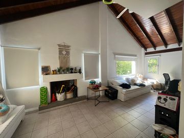 Venta Casa 5 Ambientes con Piscina en Santa Maria de Tigre Nordelta