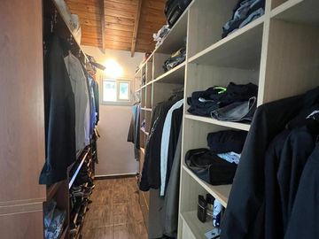 Venta Casa 5 Ambientes con Piscina en Santa Maria de Tigre Nordelta