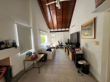 Venta Casa 5 Ambientes con Piscina en Santa Maria de Tigre Nordelta