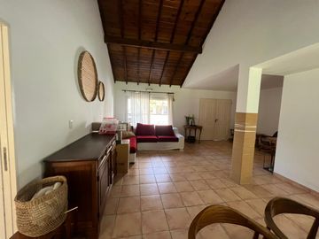 Venta Casa 5 Ambientes con Piscina en Santa Maria de Tigre Nordelta