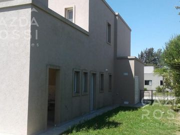 Excelente propiedad estilo moderno en Barrio Privado Don Joaquín, Canning