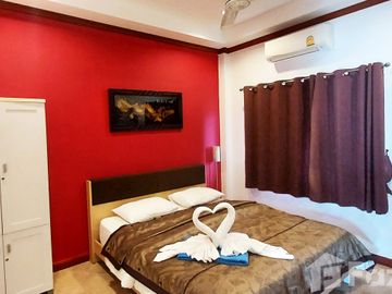Semi-detached house close to the beach in Suan Son, Rayong