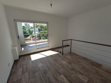 Muy lindo Triplex en venta en Juan de Garay 3220