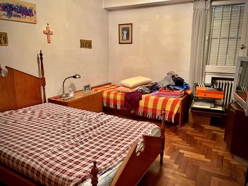 Venta importante  casa   barrio Plaza Mitre .Mar del Plata