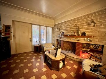 Venta importante  casa   barrio Plaza Mitre .Mar del Plata
