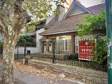 Venta importante  casa   barrio Plaza Mitre .Mar del Plata