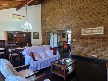 Chalet 5 ambientes