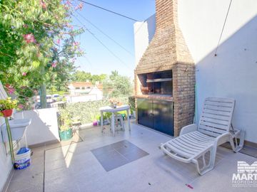 Casa 4 Ambientes con Terraza y Parrilla - Olivos.