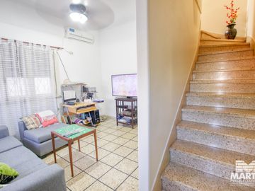 Casa 4 Ambientes con Terraza y Parrilla - Olivos.