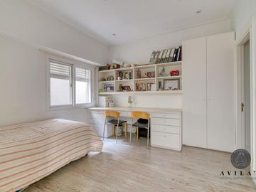 Gran Casa / Residencia 5 ambientes en Venta - Barrio Parque