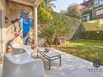 Gran Casa / Residencia 5 ambientes en Venta - Barrio Parque