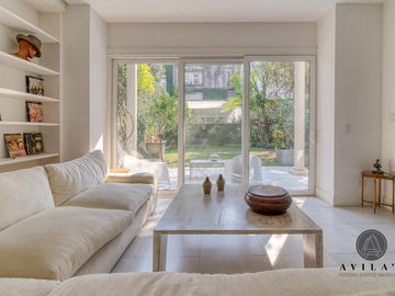 Gran Casa / Residencia 5 ambientes en Venta - Barrio Parque