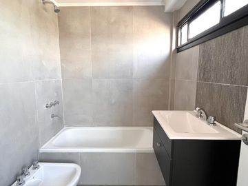 Venta de Departamento 3 ambientes con patio en Wilde (28883)