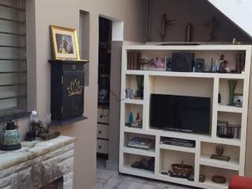 PH 3 ambientes con patio. Reciclado. Impecable.