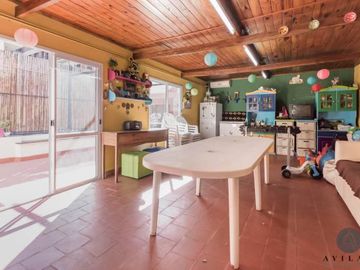 SIN EXPENSAS. Ph tipo casa de 5 ambientes con terraza y dependencia a la venta en Caballito