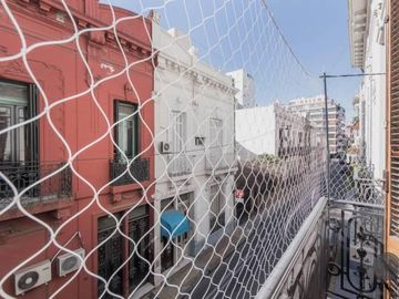 SIN EXPENSAS. Ph tipo casa de 5 ambientes con terraza y dependencia a la venta en Caballito