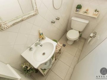 SIN EXPENSAS. Ph tipo casa de 5 ambientes con terraza y dependencia a la venta en Caballito
