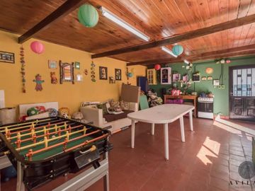 SIN EXPENSAS. Ph tipo casa de 5 ambientes con terraza y dependencia a la venta en Caballito