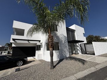 PUNTA JURIQUILLA QUERÉTARO CASA VENTA 3 RECAMARAS $4,400,000 MXN (SM)