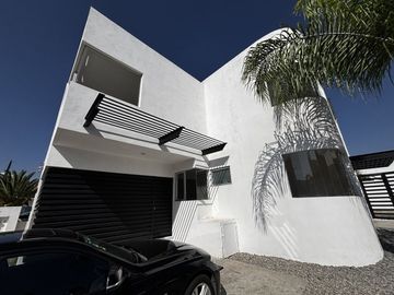 PUNTA JURIQUILLA QUERÉTARO CASA VENTA 3 RECAMARAS $4,400,000 MXN (SM)