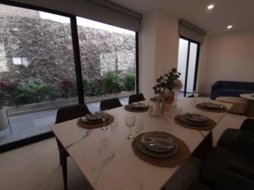 Vive la Elegancia y Comodidad en el Corazón del Querétaro Moderno, Casa en Venta.