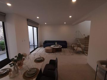 Vive la Elegancia y Comodidad en el Corazón del Querétaro Moderno, Casa en Venta.