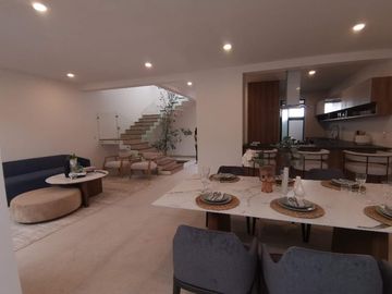 Vive la Elegancia y Comodidad en el Corazón del Querétaro Moderno, Casa en Venta.