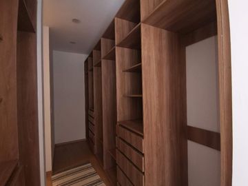 Vive la Elegancia y Comodidad en el Corazón del Querétaro Moderno, Casa en Venta.