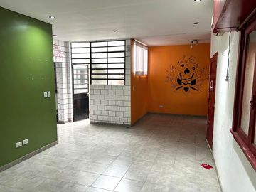 Casa en  lote propio