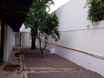 Casa en  lote propio