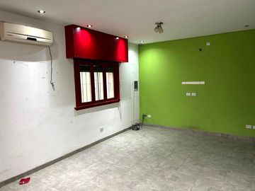 Casa en  lote propio