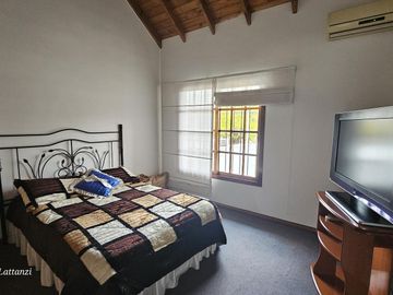 Venta PH  5 ambientes  2 dormitorios en Haedo Chico, 2 cocheras