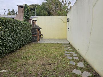 Venta PH  5 ambientes  2 dormitorios en Haedo Chico, 2 cocheras