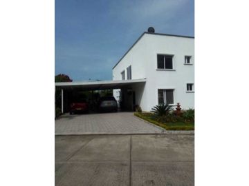 vendo casa campestre en el sur de cali pancé  unidad cerrada