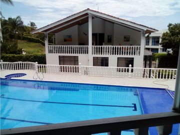 VENDO CASA CAMPESTRE CONJUNTO CARMEN DE APICALA - URGEME